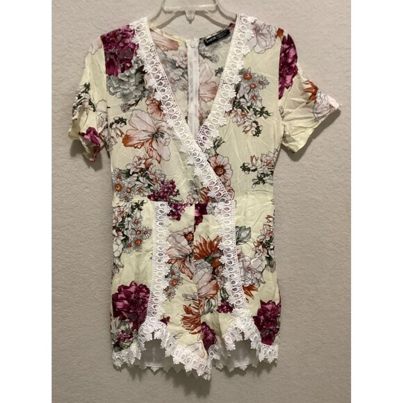 Shein Floral Lace Trim Romper Women's V-Neck Short Sleeve Zipper Closure - Picture 2 of 4